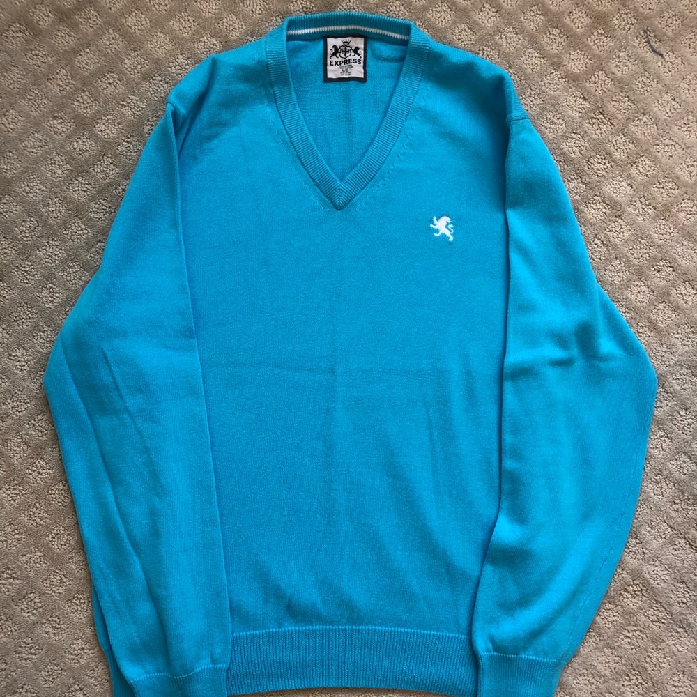 🔵⚪️ Men’s Express V-Neck Sweater